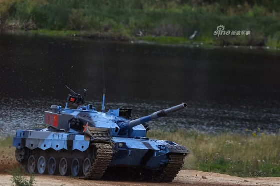“坦克兩項(xiàng)”半決賽中國(guó)小組奪魁，“海上登陸”接力賽暫居第一